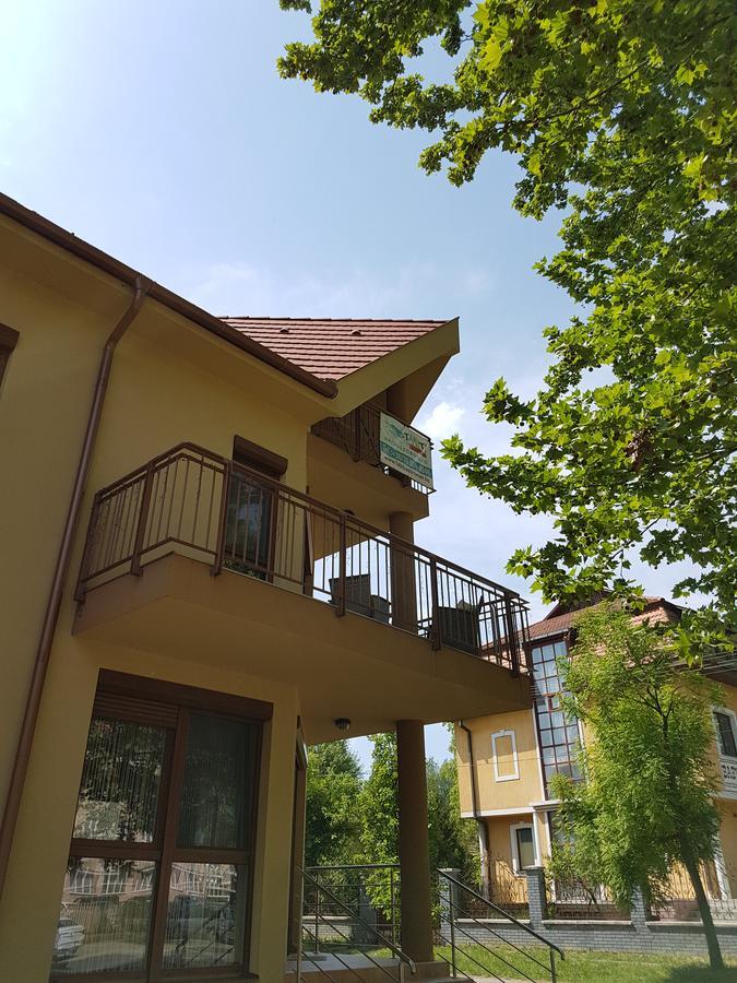 Tahiti Apartman Hajdúszoboszló 外观 照片